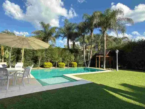 Casa 6 ambientes con 3 baños