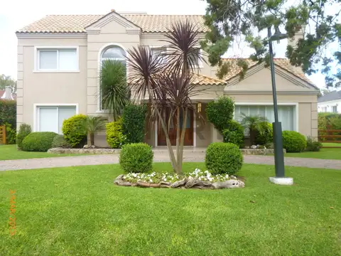 BARRIO LA PEREGRINA- PILAR MARAVILLOSA CASA DE 4 DORMITORIOS Y PISCINA CLIMATIZADA