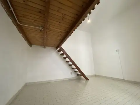 Depto Tipo Casa 2 ambientes con 1 baño