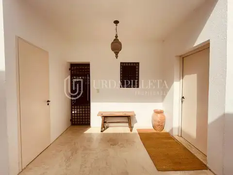 Casa 10 ambientes con 4 baños