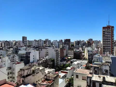 EXCELENTE AMBIENTE- MAGNIFICA VISTA – INMEJORABLE ESTADO - PRÓXIMO SUBTE LINEA “D”