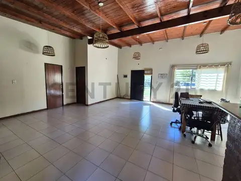 Casa en Venta con 1 cochera