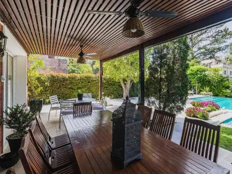 Casa 6 ambientes con 3 baños