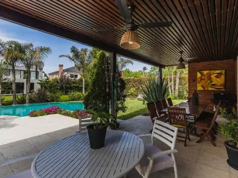 VENTA CASA EN LA MARTINICA PILAR