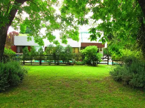Casa en venta en El Paraiso Country Club - Guernica
