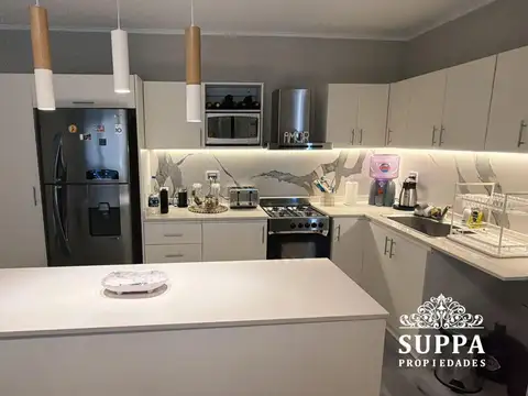 Casa 4 ambientes con 3 baños