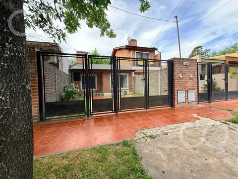 VENTA CASA DUPLEX 5 AMBIENTES CARLOS SPEGAZZINI APTO CRÉDITO