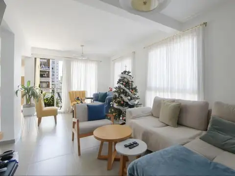 Departamento en venta - 2 Dormitorios 2 Baños - Cochera - 75Mts2 - Lomas de Zamora