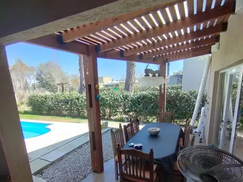 Casa en Venta con 4 cocheras