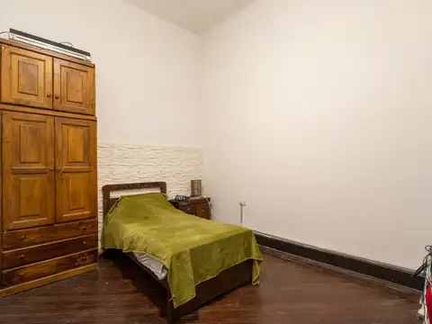 Depto Tipo Casa en Venta en Parque Chacabuco, USD 80.000