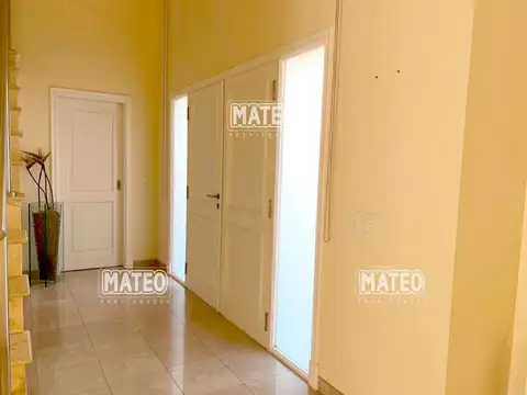 Casa 4 ambientes con 4 baños