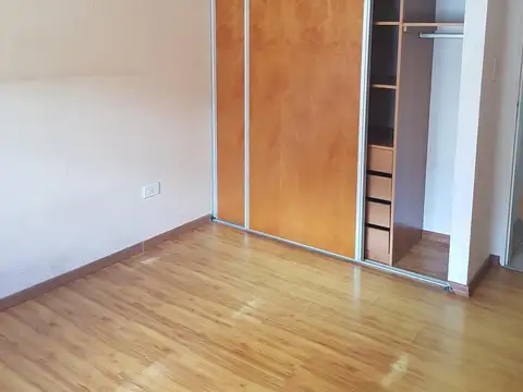 Depto Tipo Casa 2 ambientes con 1 baño