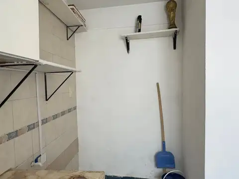 MONOAMBIENTE EN VENTA EN RECOLETA COCINA SEPARADA