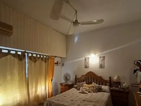 Depto Tipo Casa 5 ambientes con 2 baños