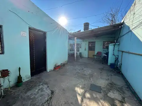 Sanchez Bustamante 2100, interna casa de 2 dorm + depto 1dor