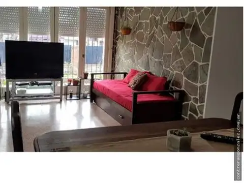 Casa 3 ambientes con 2 baños