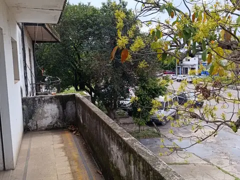 VENTA PH AV. LOPEZ Y PLANES , SANTA FE.