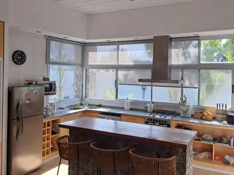 Casa en Alquiler Temporal con 1 cochera