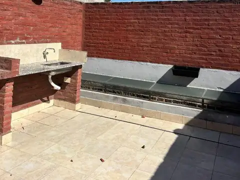 VENTA MONOAMBIENTE CON AMPLIO PATIO + PERMUTA AUTOMOTOR