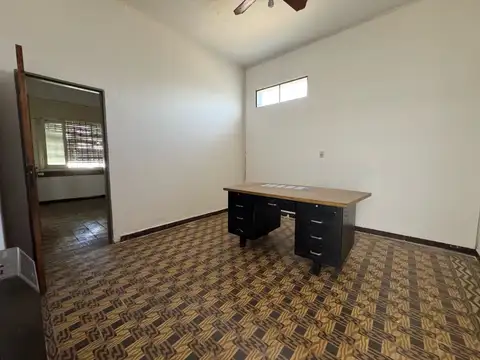 Casa a reciclar o local para consultorios en Azcuenaga