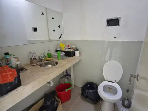 Local en Venta Via Púb.