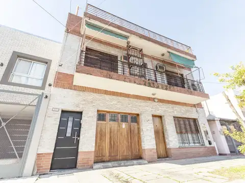 Depto Tipo Casa en Venta en Lanus Oeste, USD 145.000