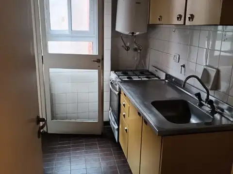Departamento en Alquiler en San Isidro Vias / Rolon, $ 750.000