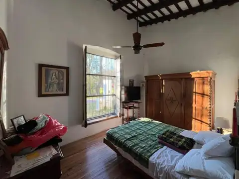 Casa en Venta con 10 cocheras