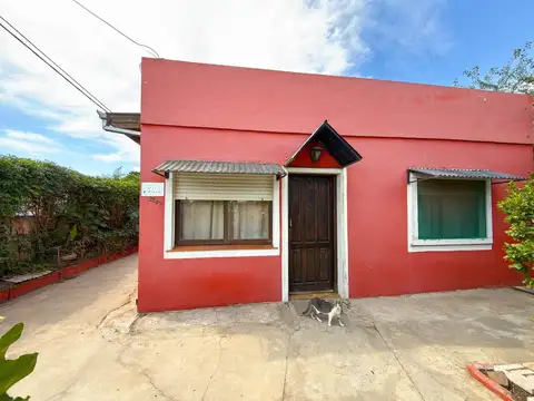 VENTA DE CASA DE DOS DORMITORIOS, TANDIL.