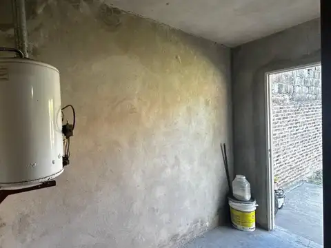 VENTA CASA DE PASILLO 2 DORMITORIOS APTO CRÉDITO
