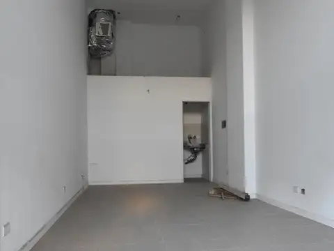 Local en Alquiler en Villa Ballester, $ 650.000