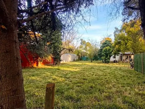 Lote con Pileta en Barrio El Cazador - Belén de Escobar - Luz y Agua