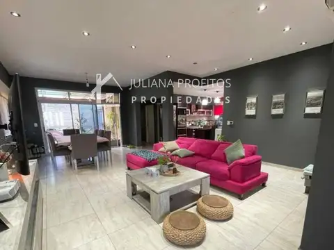 Casa en Venta en Berazategui, USD 270.000