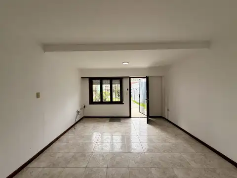 Depto Tipo Casa en Venta con 2 cocheras
