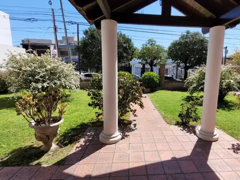 Casa en Venta en Haedo, USD 400.000