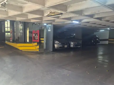 Cochera en Venta con Vigilancia 24 Hs y Ascensor Peatonal - Belgrano