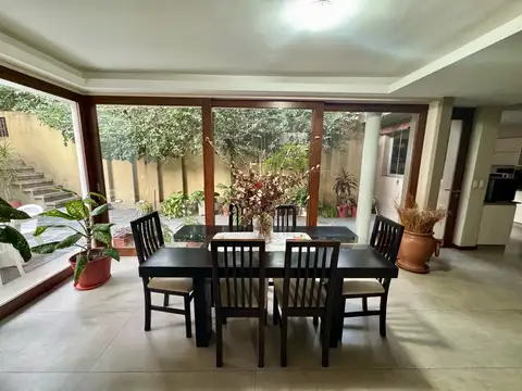 Casa 7 ambientes con 3 baños