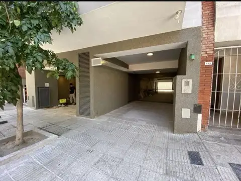 Departamento en Parque Chacabuco 4 AMBIENTES CON COCHERA Y BAULERA