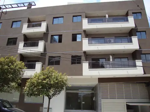 Alvear 100, Piso 1