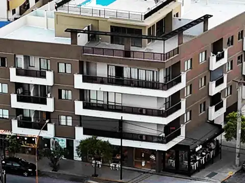 EXCELENTE DEPARTAMENTO EN VENTA EN CARLOS PAZ, 2 DORMITORIOS, FRENTE CON BALCÓN A LA CALLE + Patio