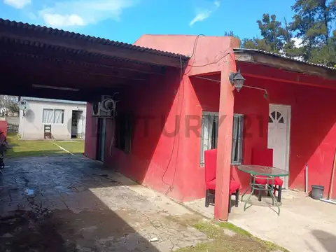 Casa en venta a refaccionar.
