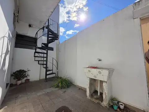 Depto Tipo Casa en Venta de 6 ambientes