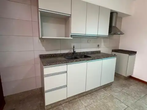 Casa en Alquiler con 1 cochera