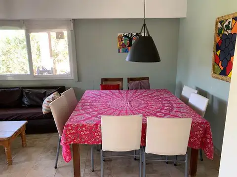 Casa 6 ambientes con 3 baños