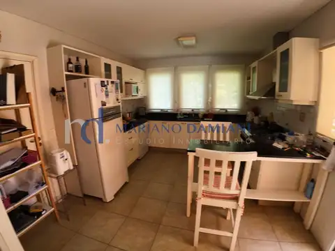 Casa 4 Dormitorios con Pileta en Venta en Pinamar Barrio La Herradura