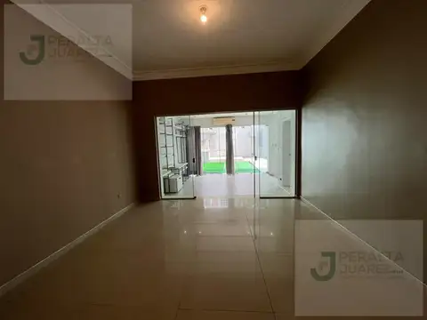 Casa 6 ambientes con 4 baños
