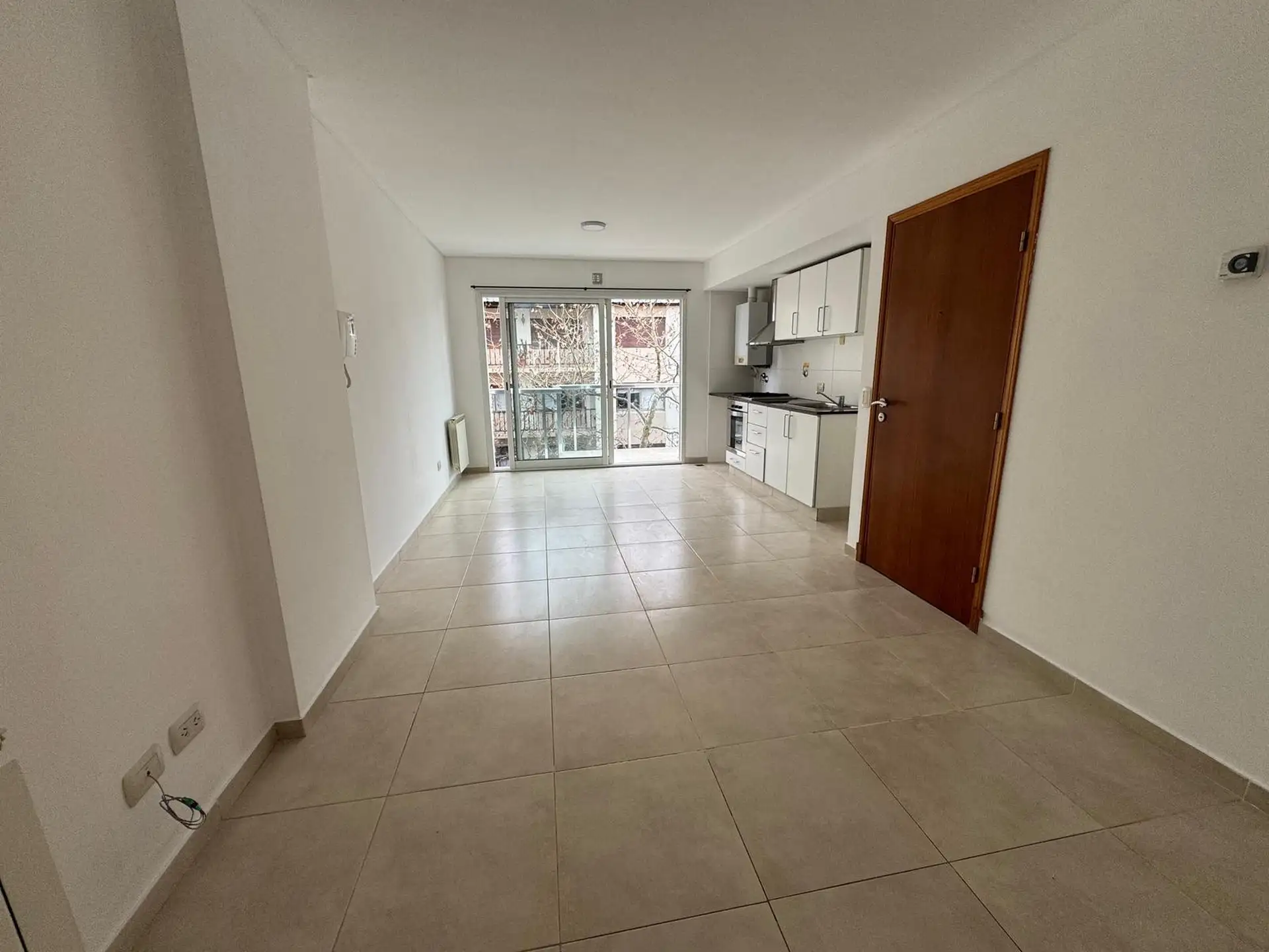 Departamento 2 amb a la calle con Balcón