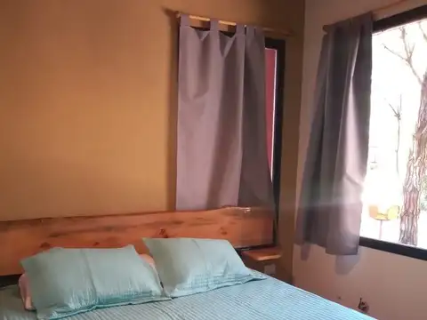 Casa para 7 personas a 4  cuadras del mar en Mar Azul.