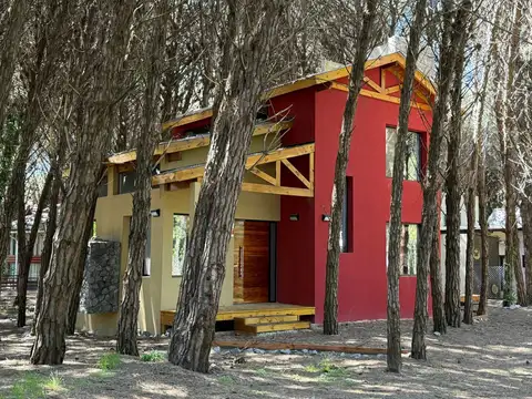 Casa para 7 personas a 4  cuadras del mar en Mar Azul.