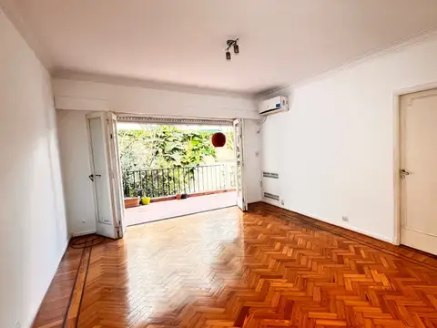 Avenida Coronel Díaz 1800, Piso 1